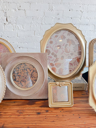 Round View Photo Frame