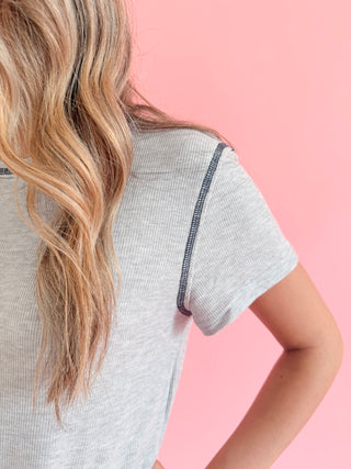 Basic Tee with Contrast - Ribbed Gray