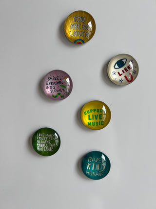 Whimsy Magnet Single