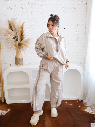 Sporty Contrast Pullover - Tan