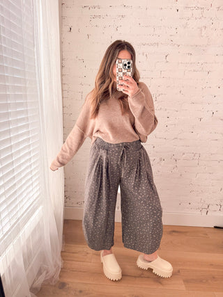 The Emma Pullover Sweater - Coffee