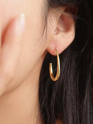 The Rowan Curve Hoop Earrings
