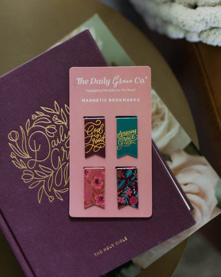 Blooms Magnetic Bookmark Set