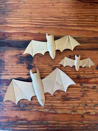 Golden Bats In Flight Wall Decor Set