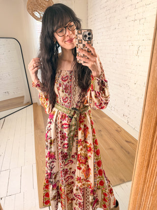 Embroidered Floral Belt