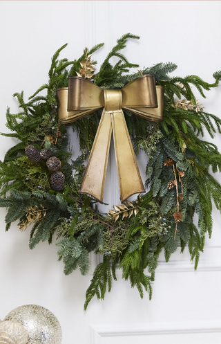 Antiqued Bow Hanger