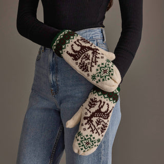 Montana Winter Deer Pattern Mittens