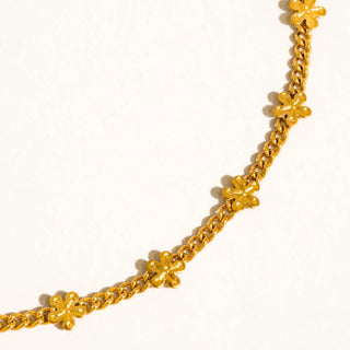 Haisley Dainty Flower Necklace