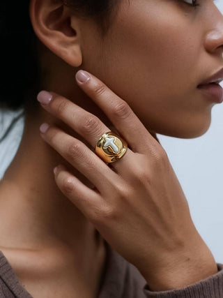Olympe 18K Gold Non-Tarnish Pearl Signet Ring